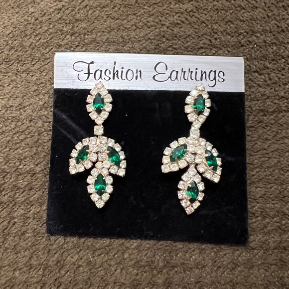 Formal/Prom Earring - Picture 1 of 2